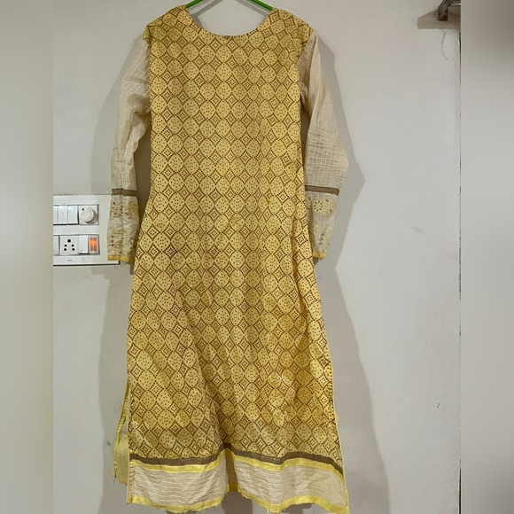 Kurta - Picture 3 of 3